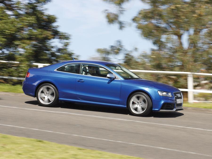  Audi RS5 Coupe 2010 года  (AU) (фото 9 из 18)